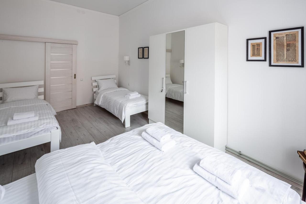 Bookinist apartment Lviv Buitenkant foto