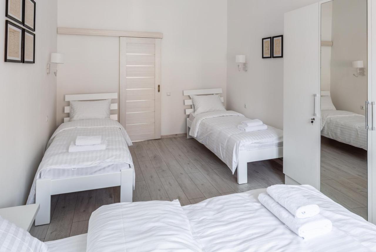 Bookinist apartment Lviv Buitenkant foto