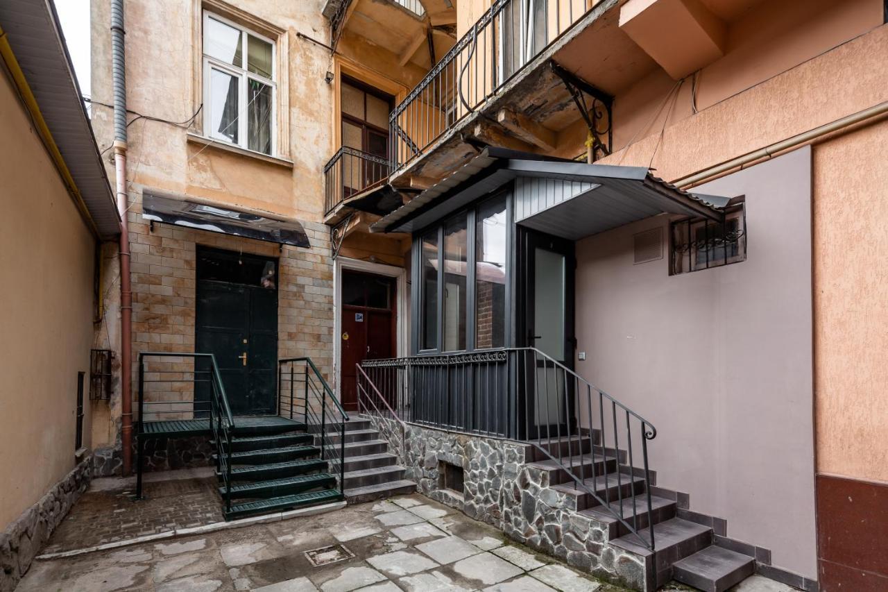 Bookinist apartment Lviv Buitenkant foto